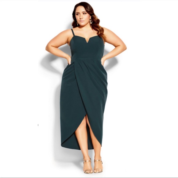 City Chic Dresses & Skirts - City Chic Sassy V Neck Dress in Emerald SZ 22 NWT